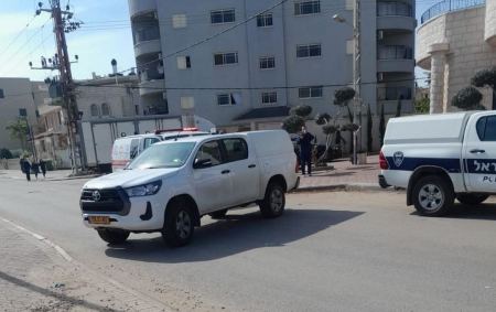 الطيرة: اعتقال امراة وزوجها وأشقائها بشبهة الضلوع باطلاق النار في عيادة محلية